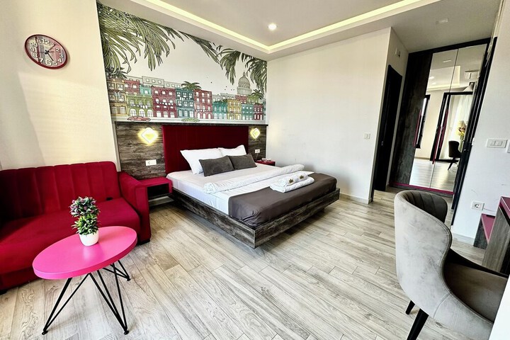 Room 14 of 83