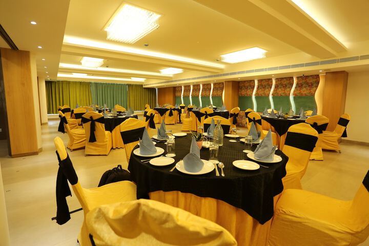 Ballroom/Hall 20 of 31