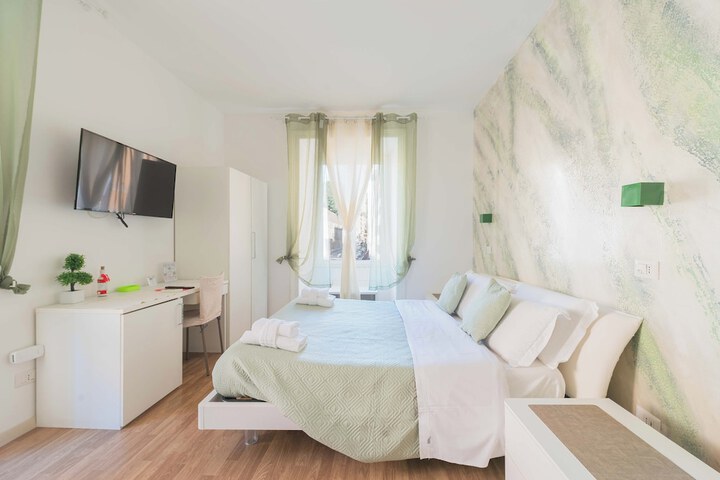 Room 48 of 80