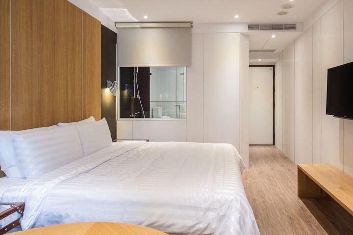 Room 7 of 47
