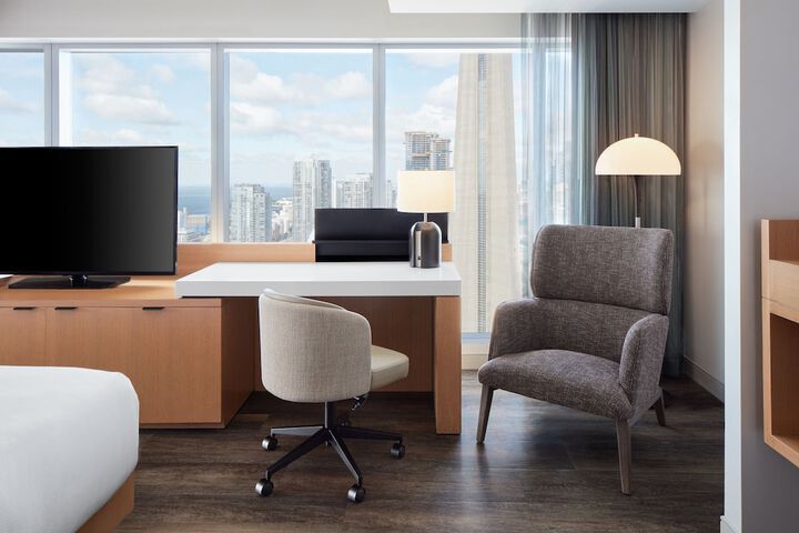 Lounge 101 of 141