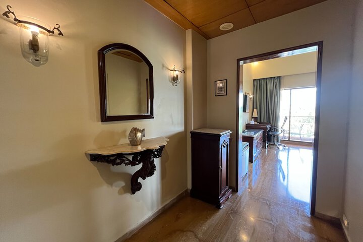 Room 12 of 31