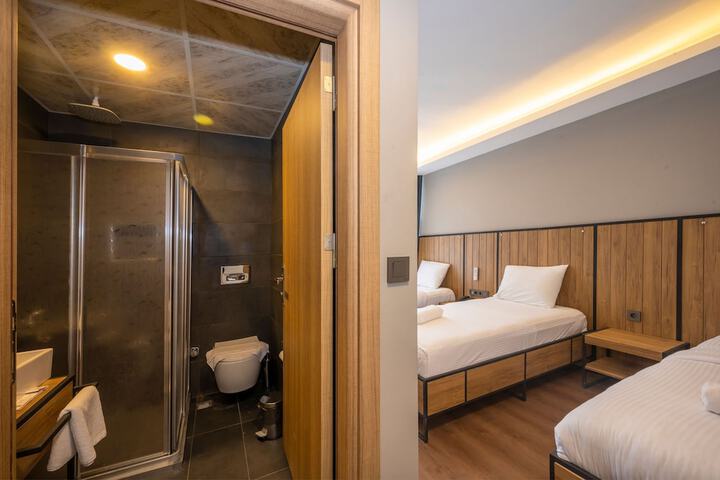 Room 75 of 88