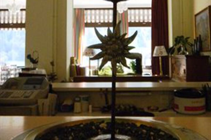 Lounge 64 of 108