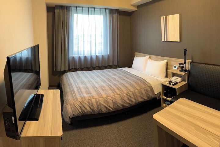 Room 17 of 35