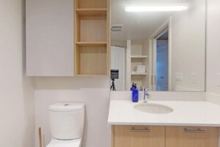 Room 16 of 90
