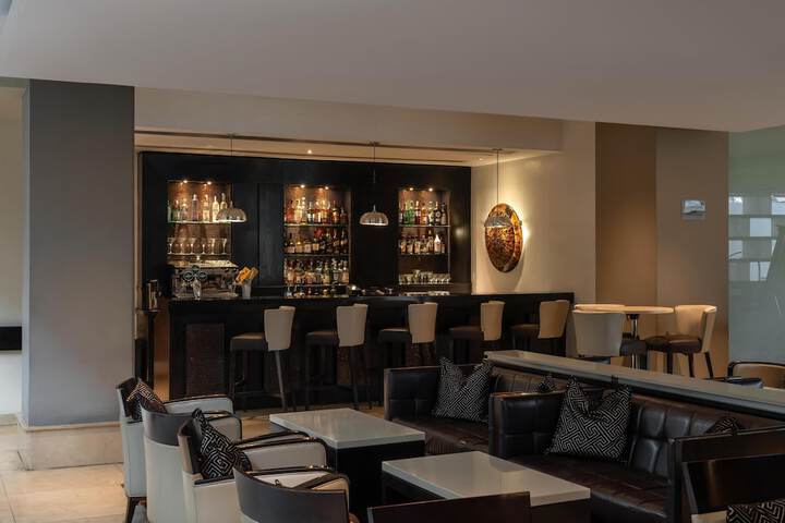 Lounge 145 of 201