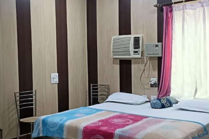 Room 8 of 17