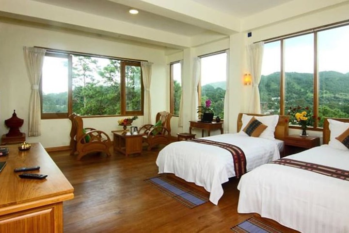 Room 3 of 34