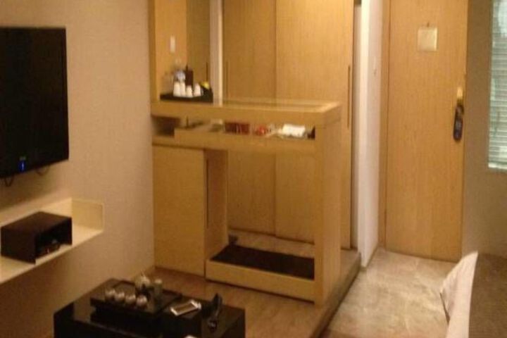 Room 106 of 166