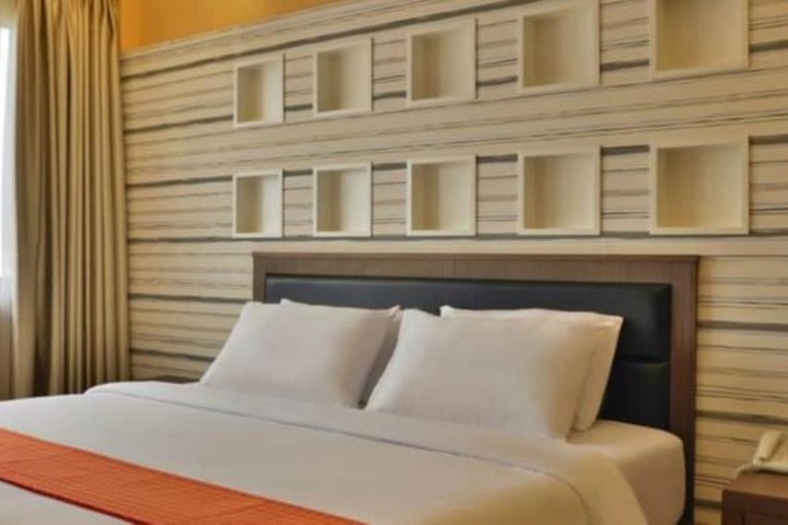 Room 6 of 114
