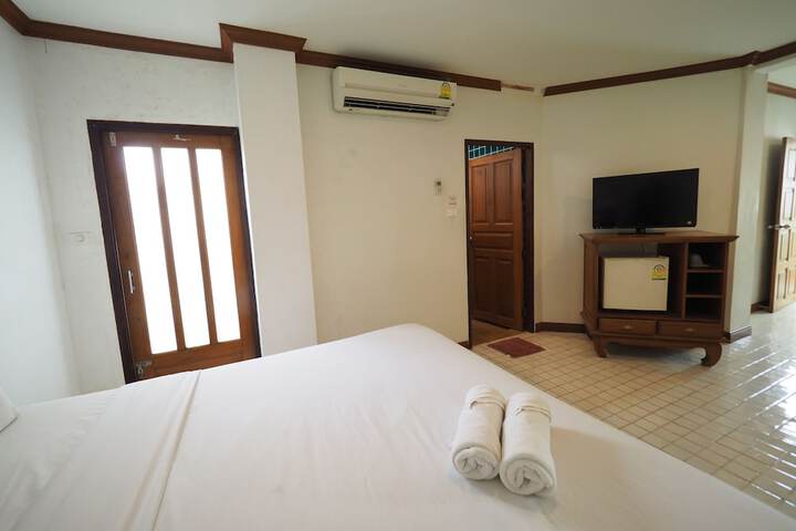 Room 18 of 32