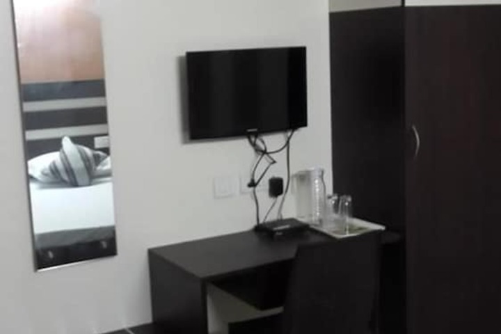 Room 32 of 50