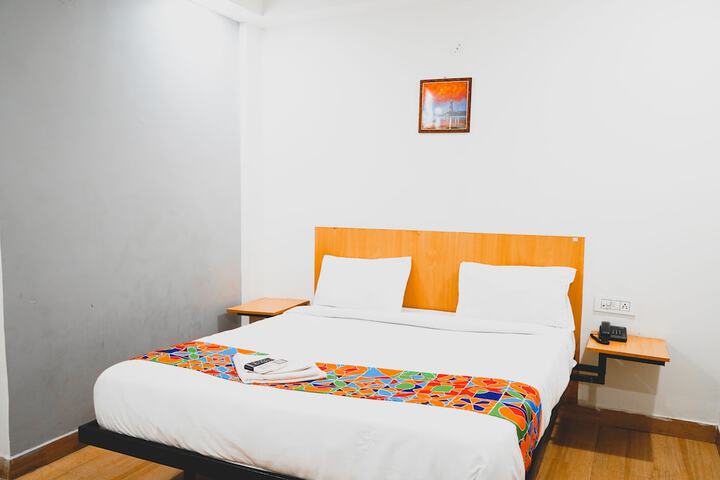 Room 8 of 11