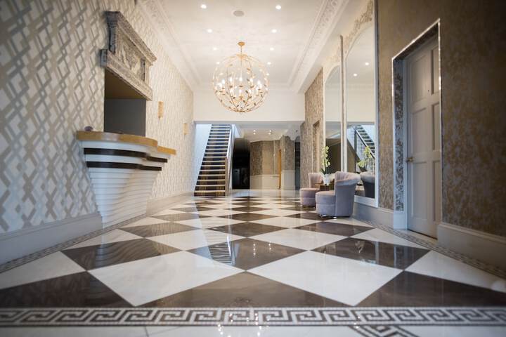 Hotel Lobby