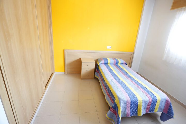 Room 10 of 34