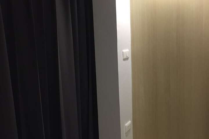 Room 9 of 68