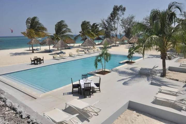 Hotel with Pool