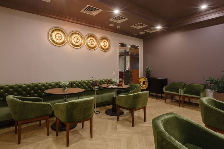 Lounge 69 of 83