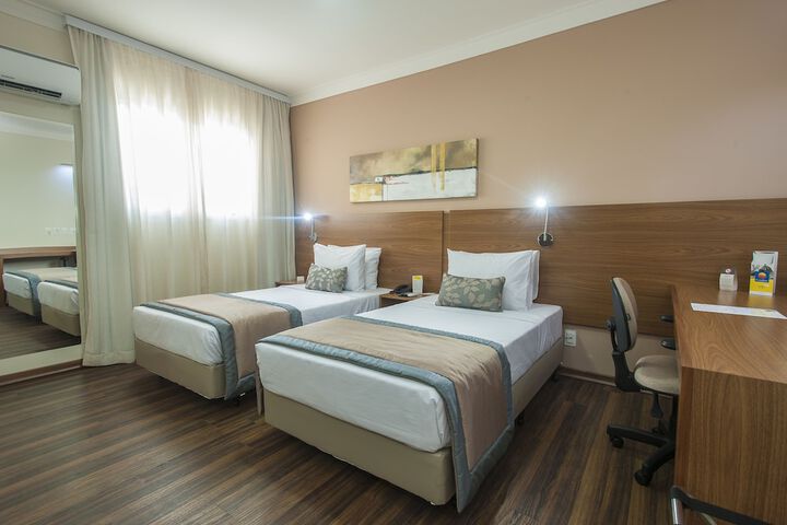 Room 4 of 44