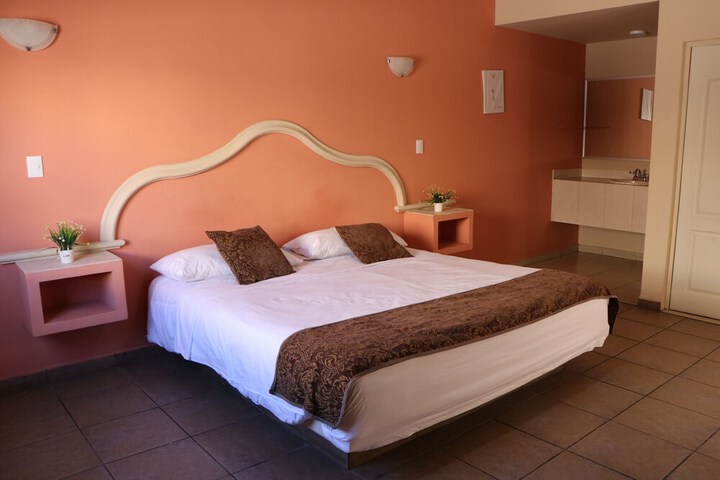 Room 16 of 30