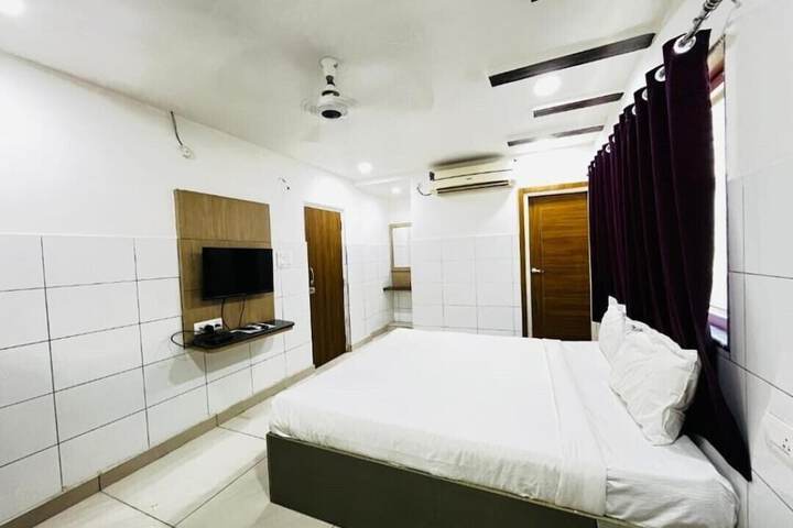 Room 9 of 22