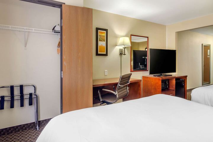Room 8 of 35