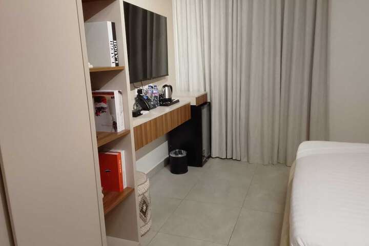 Room 7 of 14