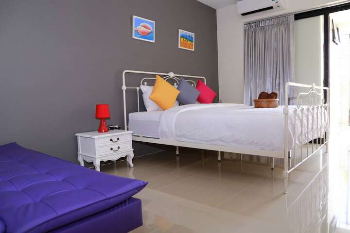 Room 34 of 94