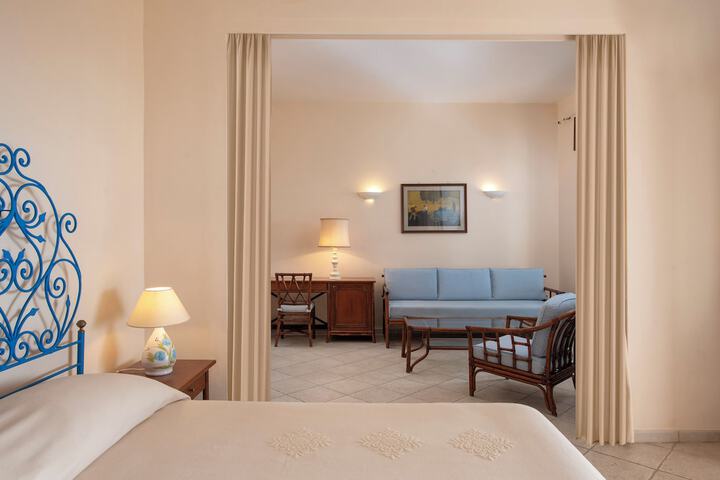 Room 37 of 80