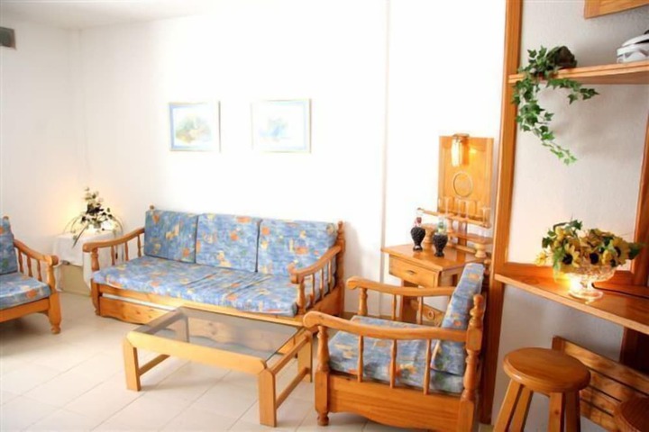 Room 9 of 20