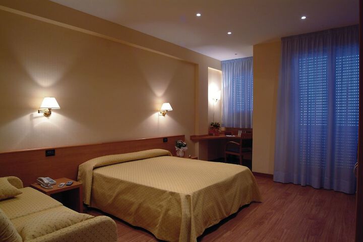 Room 8 of 39