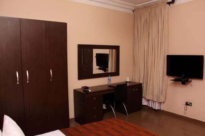 Room 14 of 24