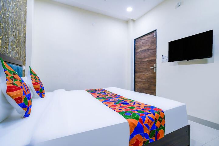 Room 16 of 29