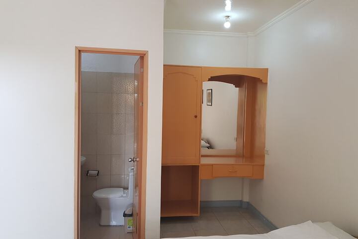 Room 9 of 20