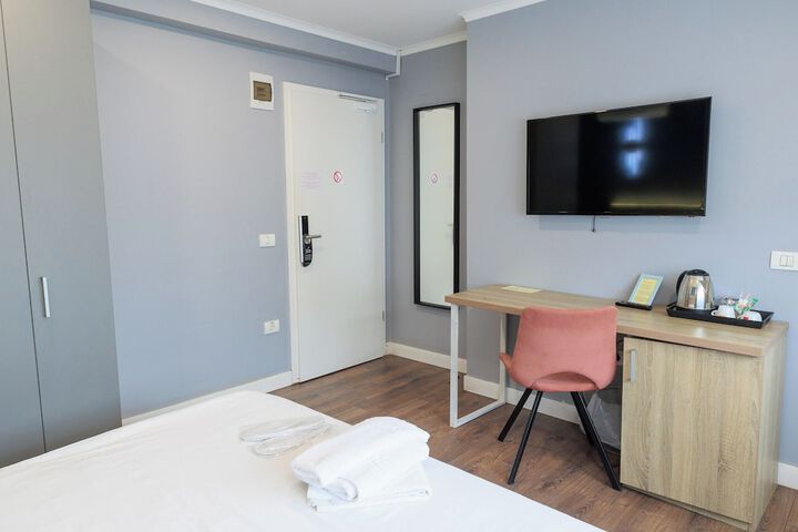 Room 16 of 25