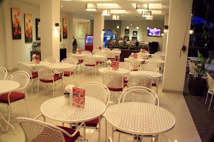 Dining Photos