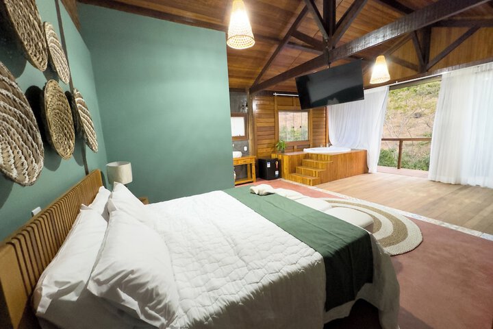 Room 3 of 37