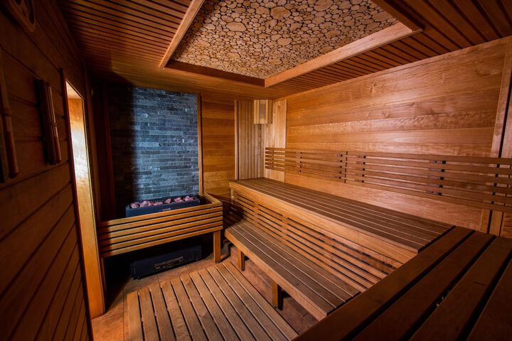 Spa 44 of 60