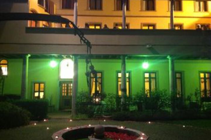 Hotel Exterior 8 of 38