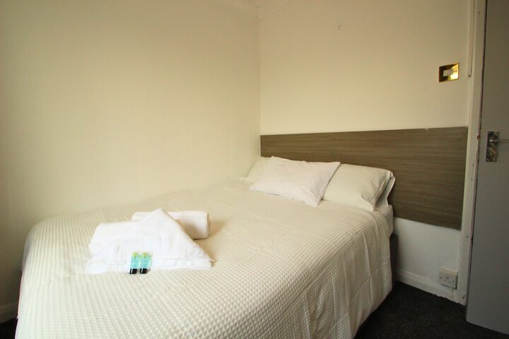Room 7 of 17