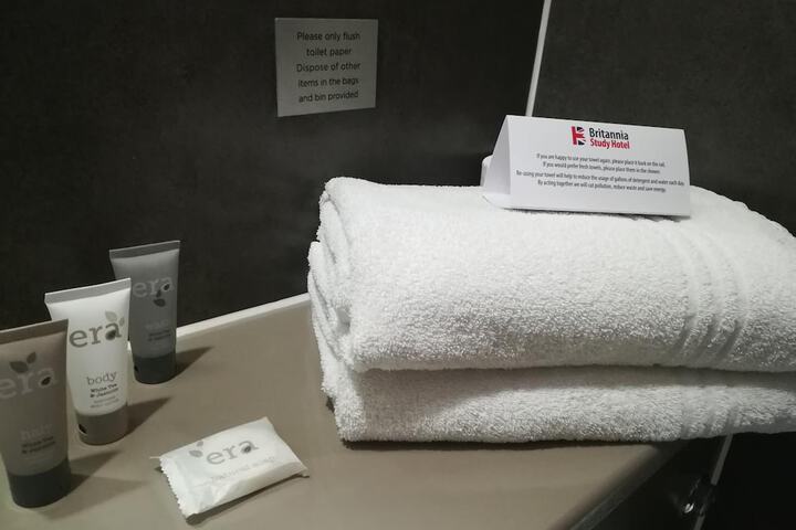 Room 34 of 48