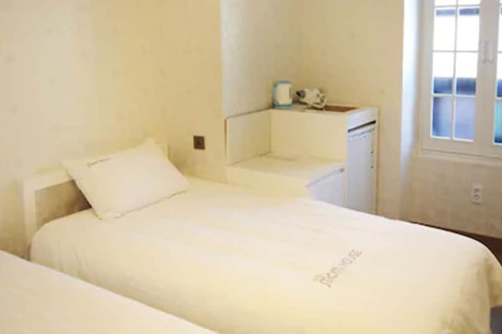 Room 20 of 46