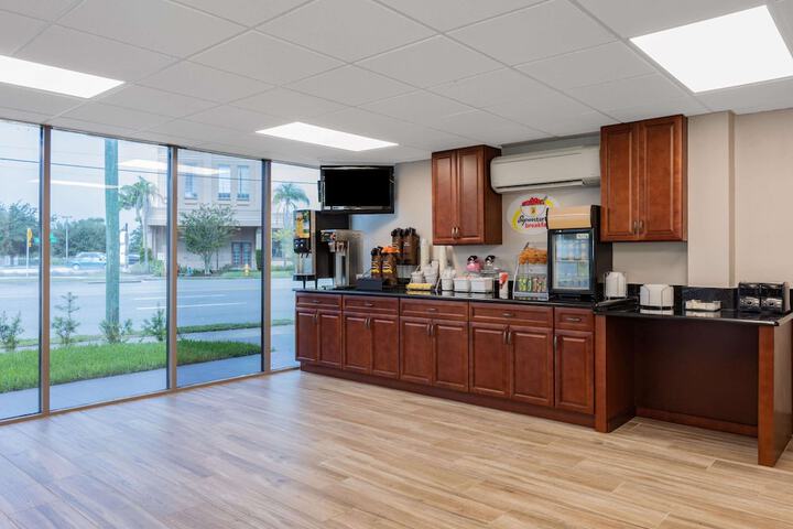 Breakfast area