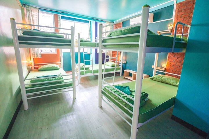 Room 30 of 76
