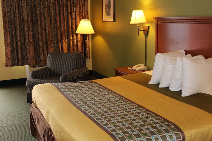 1 King Bed (13 of 28)