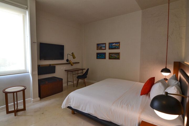 Room 9 of 64