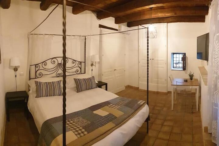 Room 12 of 48