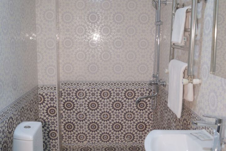 Room 12 of 18