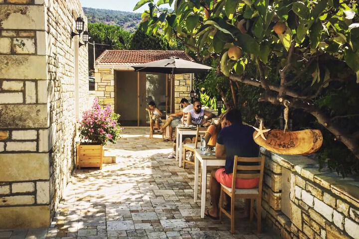 Terrace/Patio 9 of 10